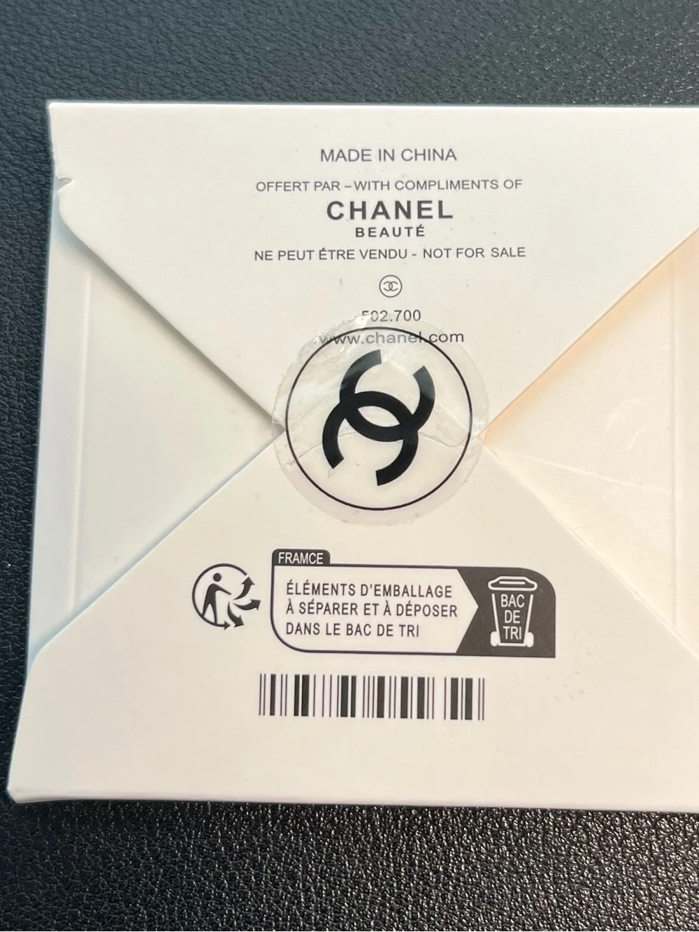 CHANEL elegant gold